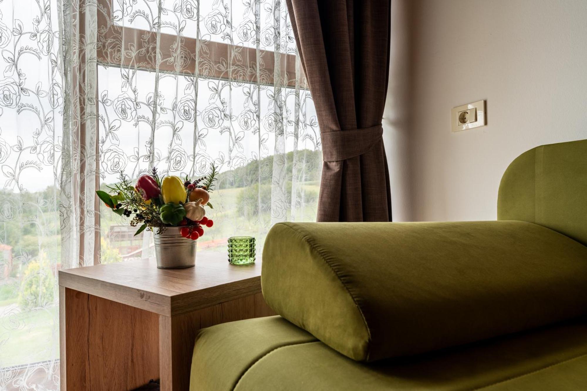Bed&Breakfast Vinarija Coner Бьеловар Экстерьер фото